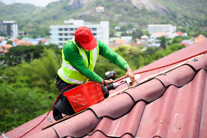 How Roofyng.com works for hail damage roof repair