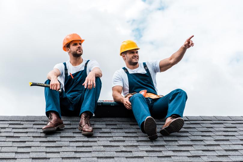 How to find an industrial roofing contractor on Roofyng.com